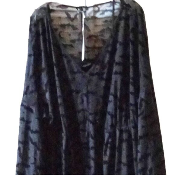 NWT Plus Size 26 Flocked Flying Bats Dress with Lining - Picture 2 of 6